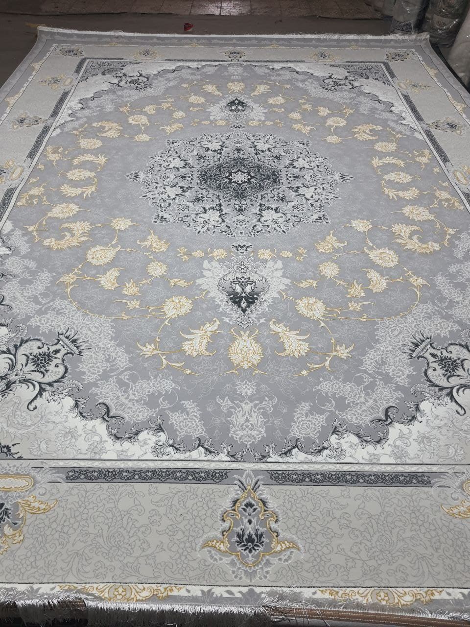 فرش 700 شانه - Q4583