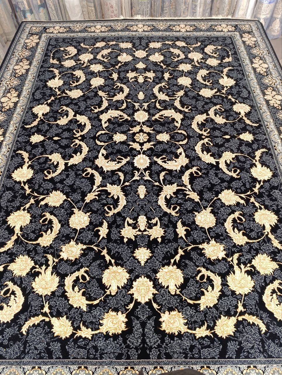 فرش 700 شانه - Y4427